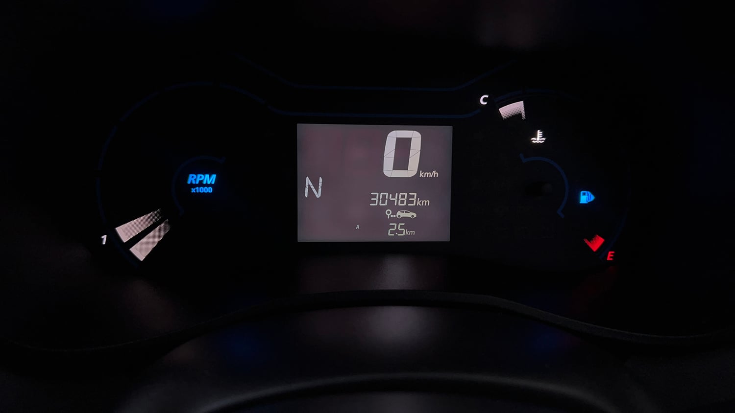 Used 2021 Renault Kwid RXT 1.0 AMT (O) Petrol Automatic interior CLUSTERMETER VIEW