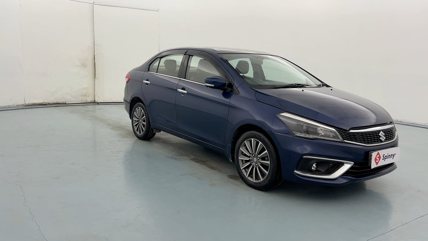 Used 2019 Maruti Suzuki Ciaz Alpha Hybrid 1.5 Petrol Manual exterior RIGHT FRONT CORNER VIEW