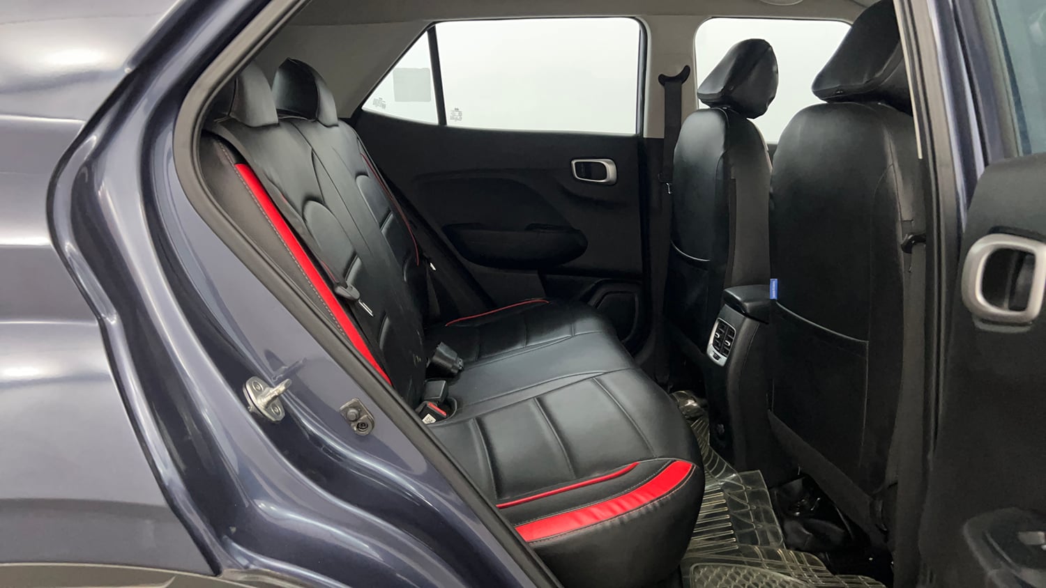 Used 2020 Hyundai Venue S 1.0 Turbo Petrol Manual interior RIGHT SIDE REAR DOOR CABIN VIEW