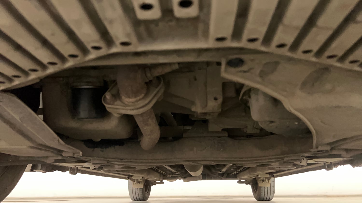 Used 2018 Maruti Suzuki Ciaz Delta 1.4 AT Petrol Automatic extra FRONT LEFT UNDERBODY VIEW