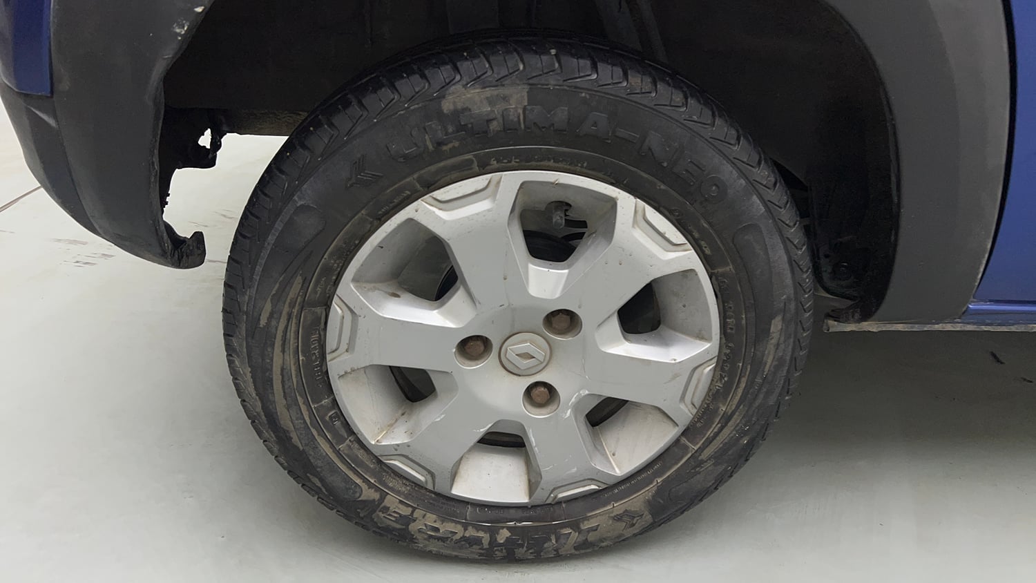Used 2018 Renault Kwid CLIMBER 1.0 Petrol Manual tyres RIGHT REAR TYRE RIM VIEW