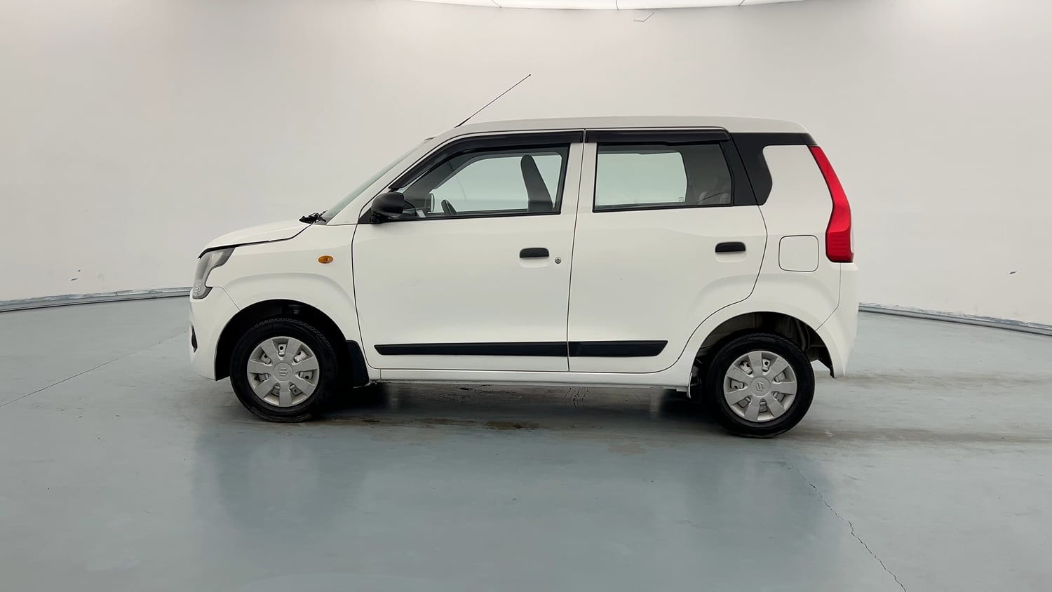 Used 2024 Maruti Suzuki Wagon R LXI 1.0 Petrol Manual exterior LEFT SIDE VIEW