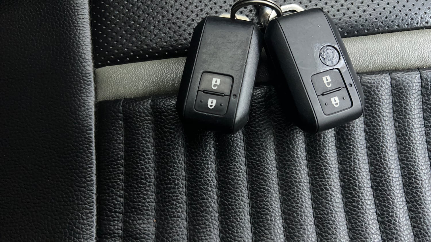Used 2024 Maruti Suzuki Swift VXi (O) AMT Petrol Automatic extra CAR KEY VIEW