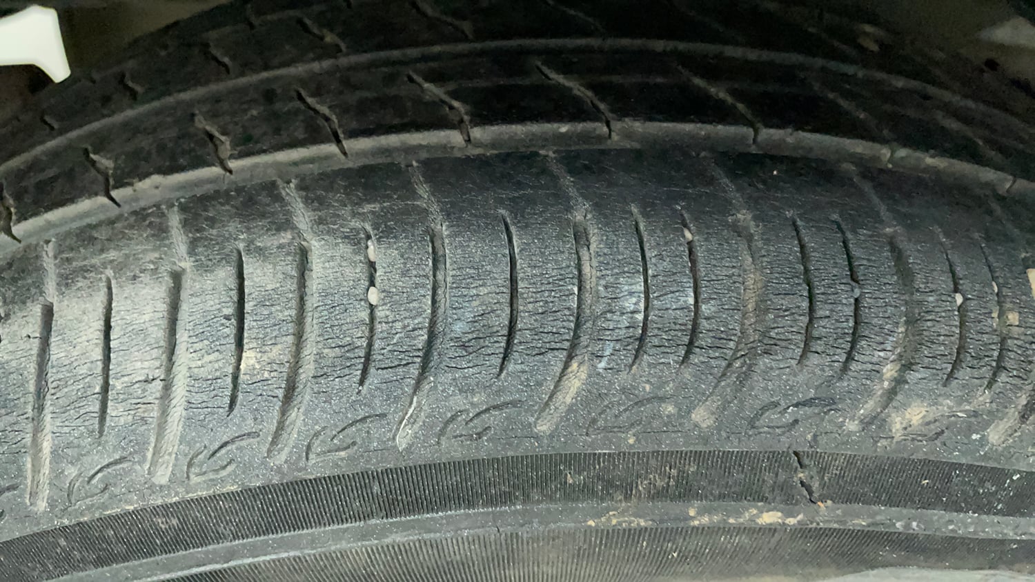 Used 2024 Tata Tiago XT Rhythm iCNG Cng Manual tyres RIGHT REAR TYRE TREAD VIEW