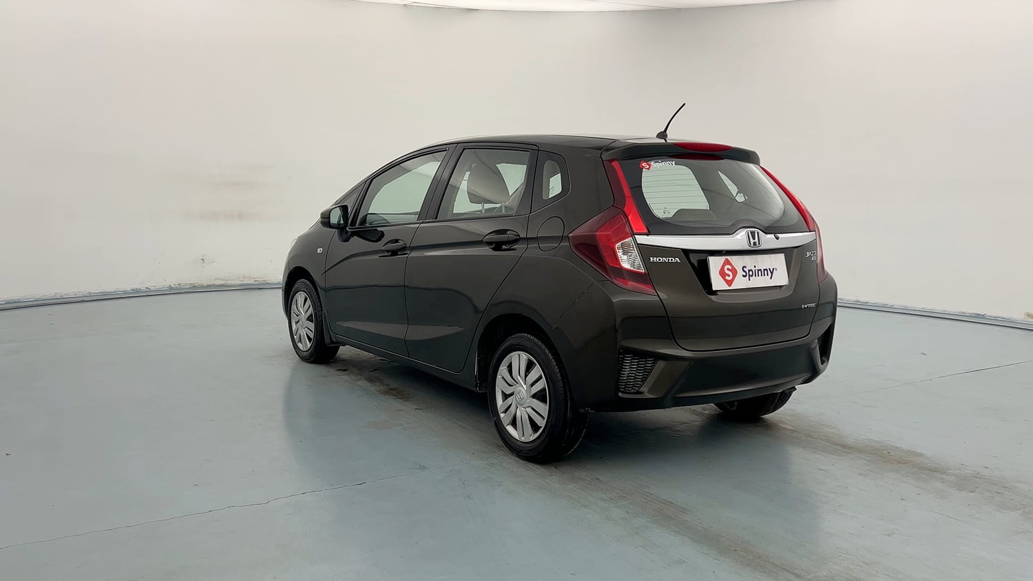 Used 2018 Honda Jazz SV Petrol Petrol Manual exterior LEFT REAR CORNER VIEW