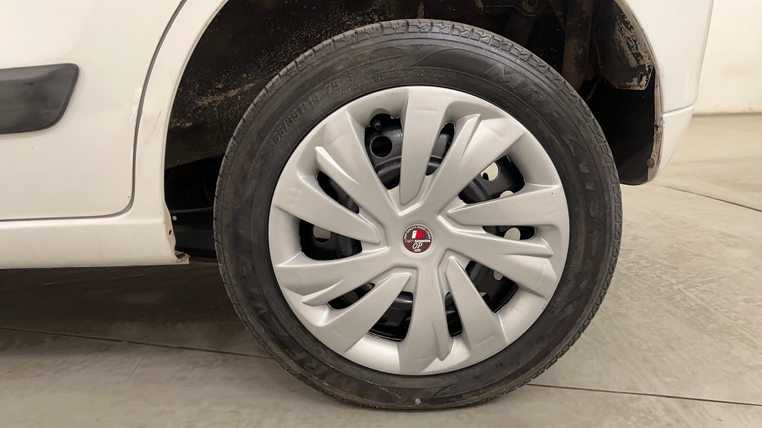 Used 2012 Maruti Suzuki Wagon R 1.0 VXi Petrol Manual tyres LEFT REAR TYRE RIM VIEW