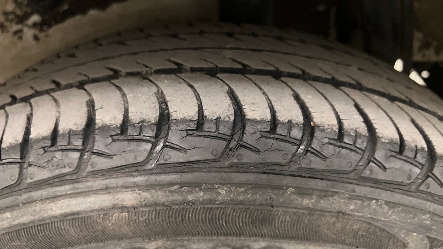 Used 2017 Maruti Suzuki Celerio ZXi Petrol Manual tyres LEFT REAR TYRE TREAD VIEW