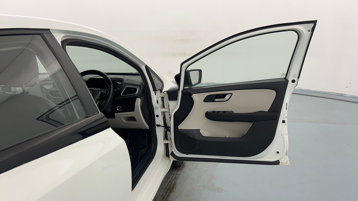 Used 2021 Tata Altroz XZ Plus i-Turbo Petrol Petrol Manual interior RIGHT FRONT DOOR OPEN VIEW