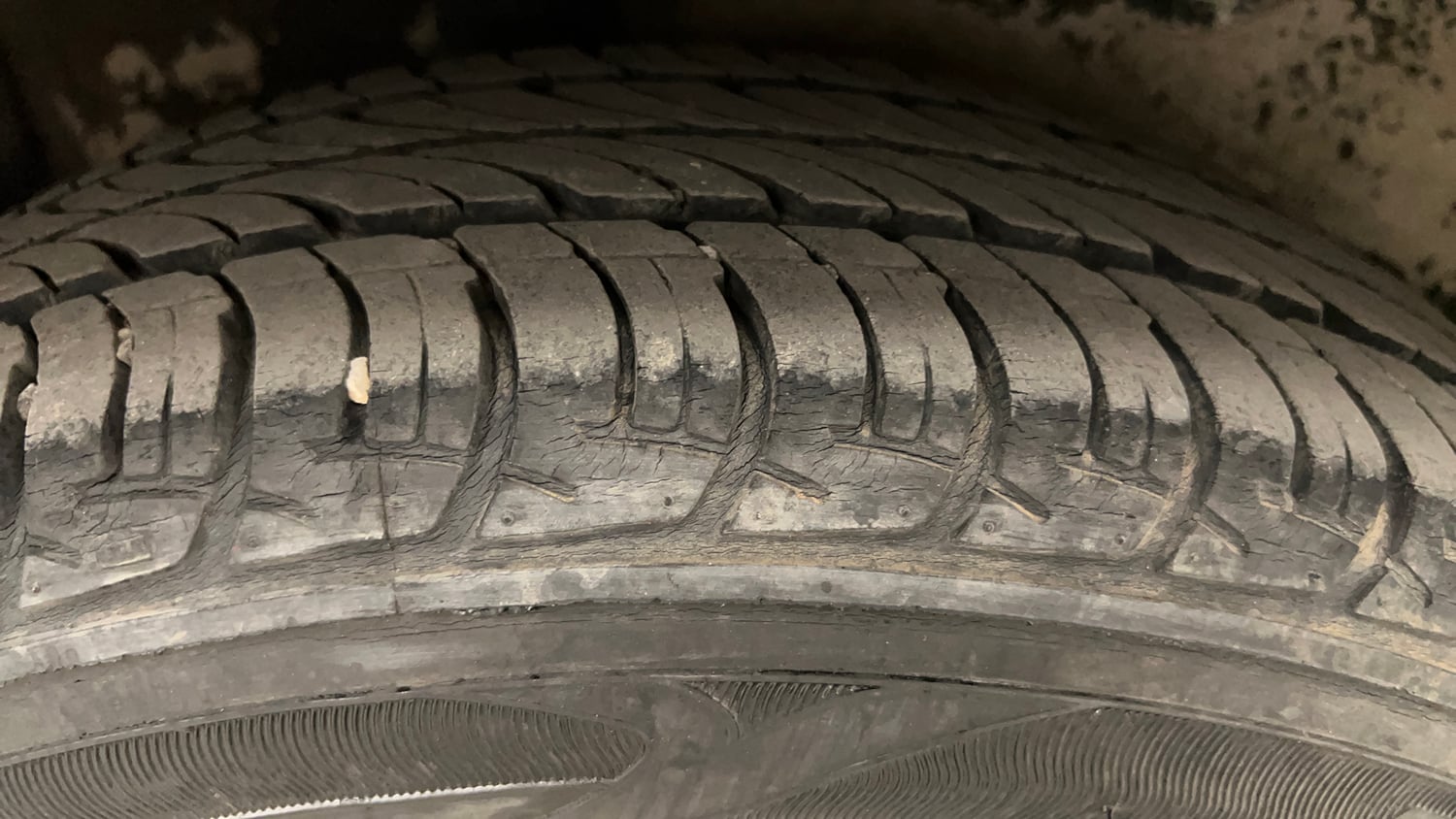 Used 2017 Maruti Suzuki Celerio ZXi Petrol Manual tyres RIGHT REAR TYRE TREAD VIEW