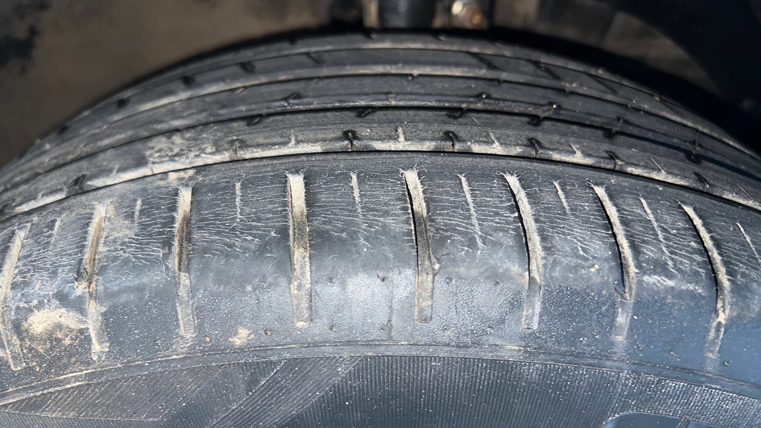 Used 2016 Maruti Suzuki Baleno Alpha 1.2 Petrol Manual tyres RIGHT FRONT TYRE TREAD VIEW