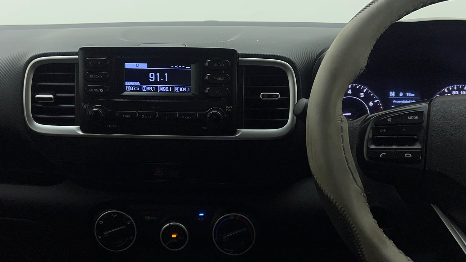 Used 2019 hyundai Venue S 1.0 AT Turbo Petrol Petrol Automatic top_features Integrated (in-dash) music system