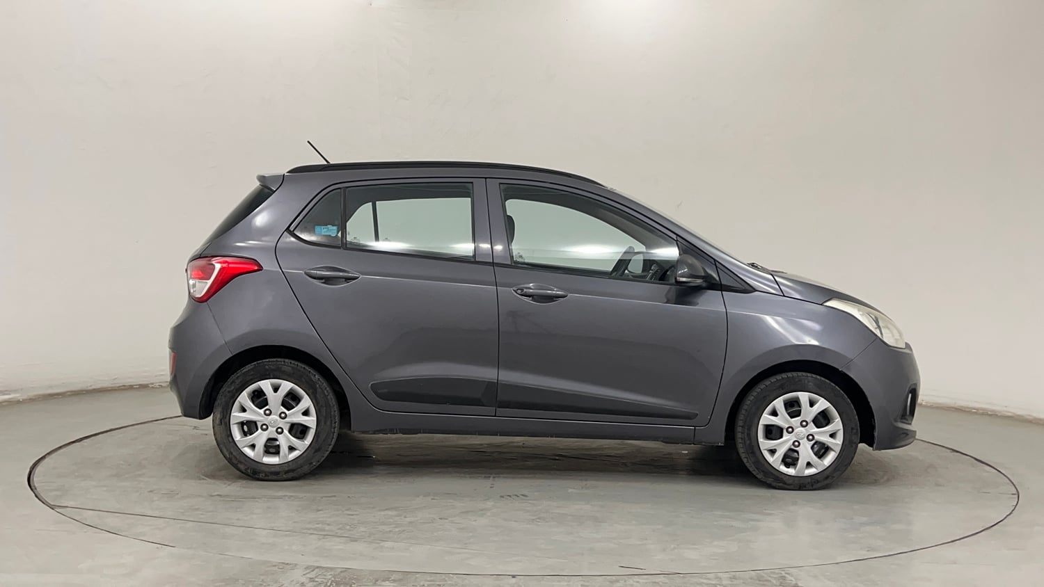 Used 2016 Hyundai Grand i10 Sportz 1.2 Kappa VTVT Petrol Manual exterior RIGHT SIDE VIEW