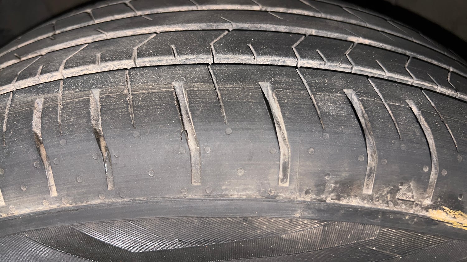 Used 2023 Hyundai Creta SX (O) 1.5 Petrol IVT Knight Petrol Automatic tyres LEFT FRONT TYRE TREAD VIEW