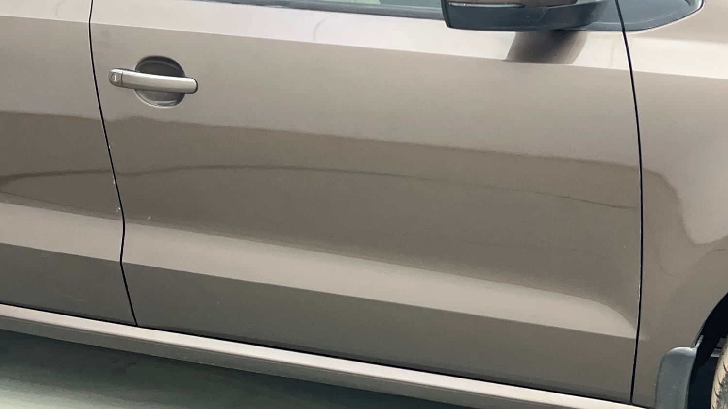 Used 2018 Volkswagen Ameo Highline1.2L Plus (P) 16 Alloy Petrol Manual dents MINOR SCRATCH