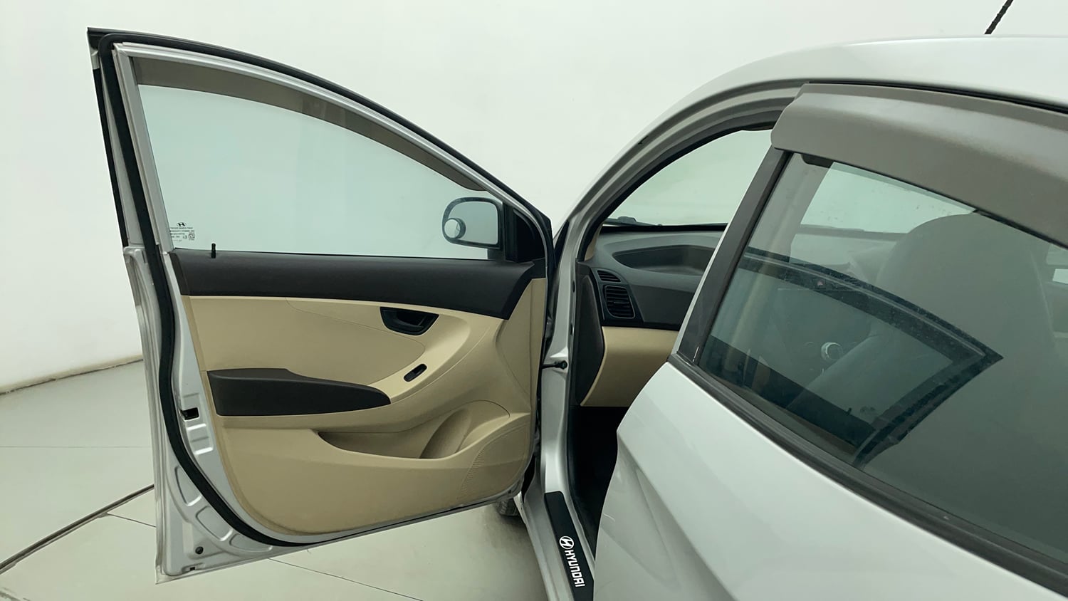 Used 2016 Hyundai Eon Era + Petrol Manual interior LEFT FRONT DOOR OPEN VIEW