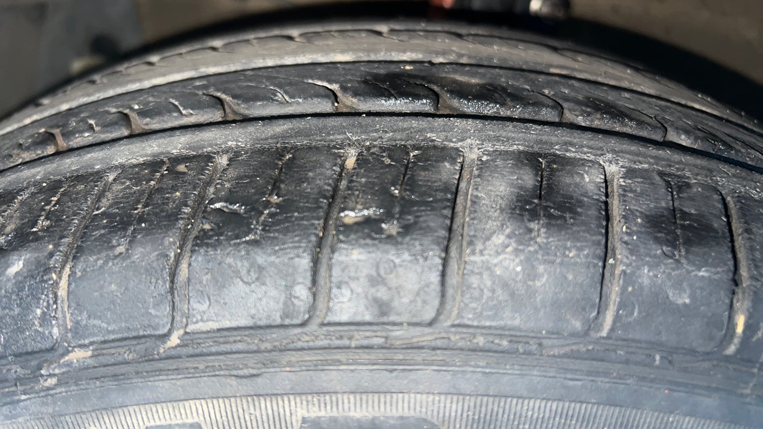 Used 2017 Maruti Suzuki Ciaz Zeta 1.4 AT Petrol Automatic tyres LEFT FRONT TYRE TREAD VIEW