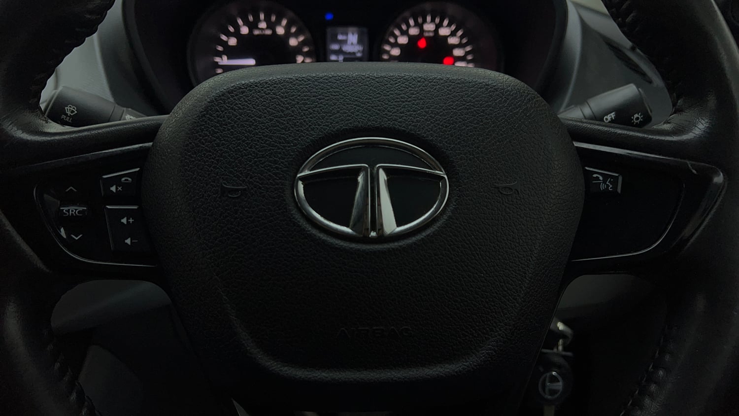 Used 2019 Tata Nexon XMA Petrol Petrol Automatic top_features Steering mounted controls