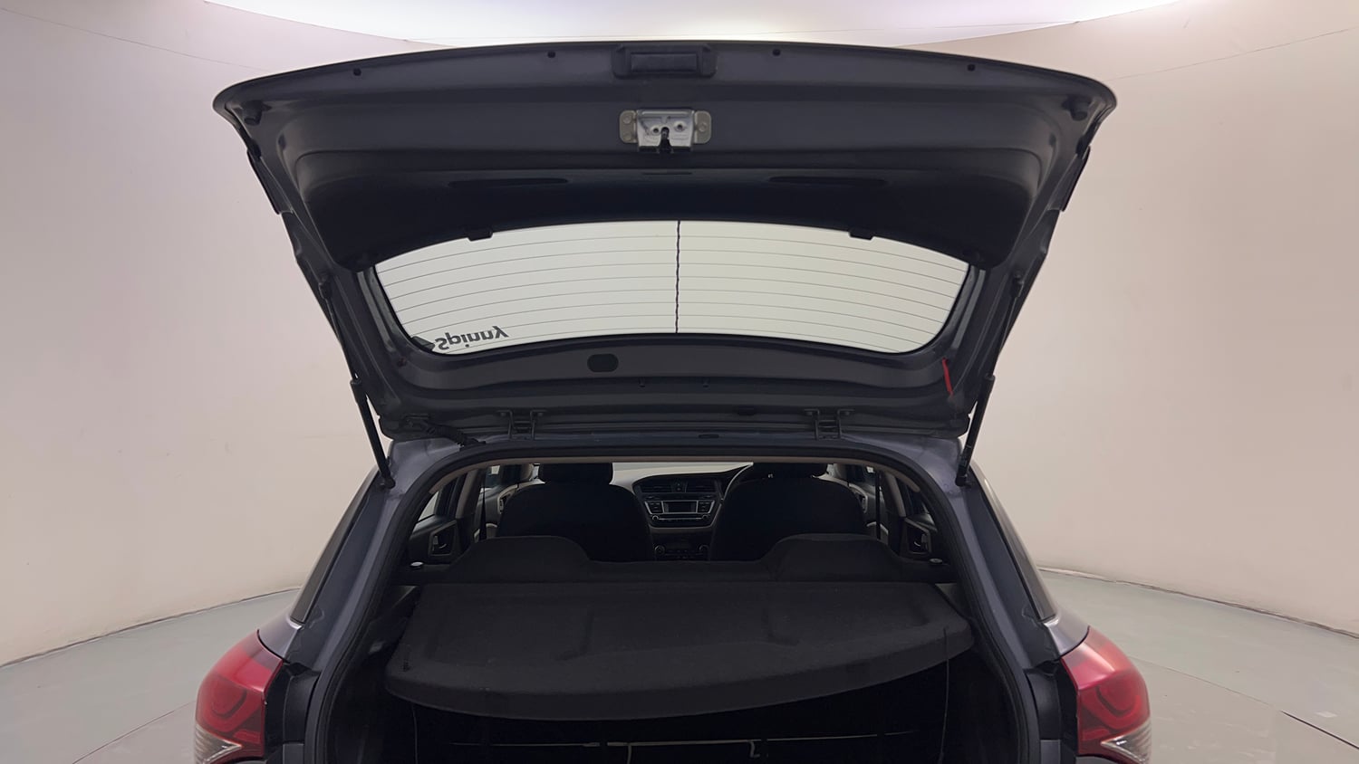 Used 2017 Hyundai Elite i20 Sportz 1.2 Petrol Manual interior DICKY DOOR OPEN VIEW