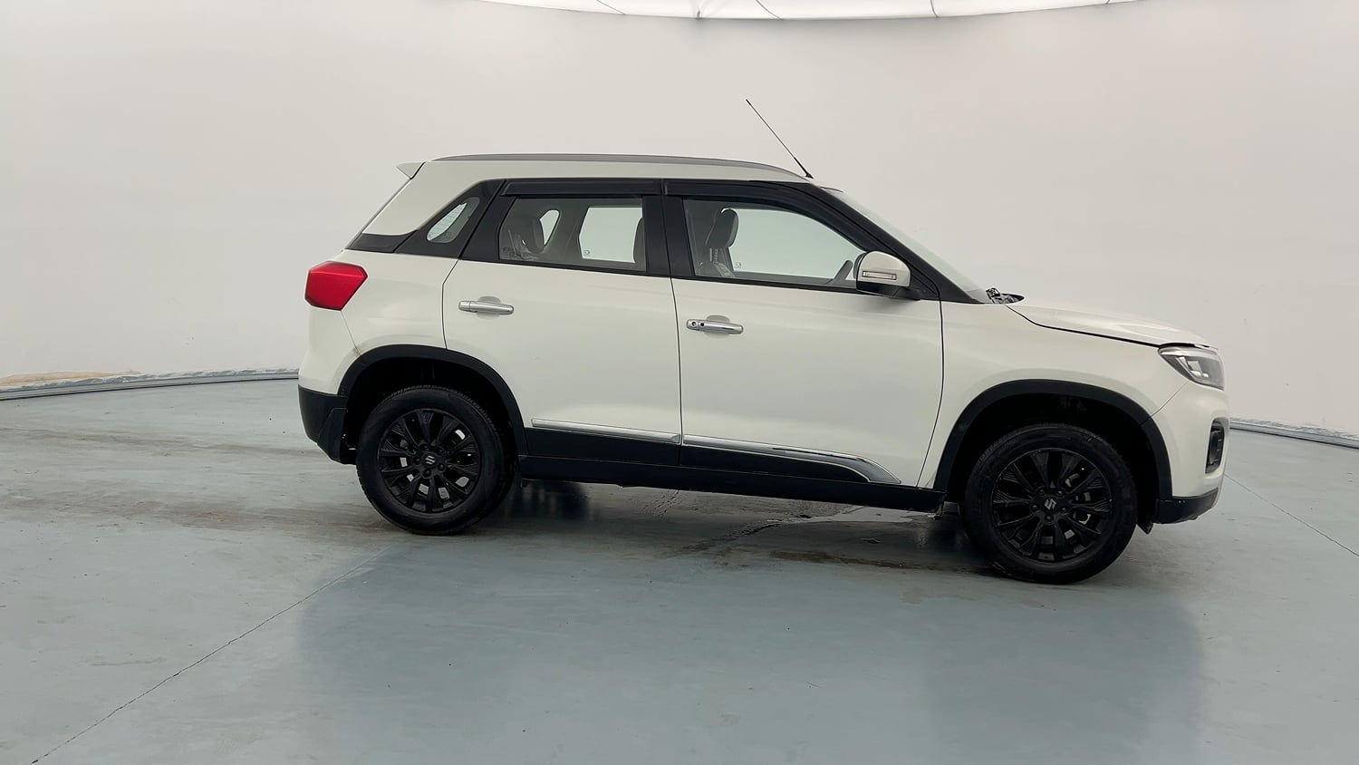 Used 2021 maruti-suzuki Vitara Brezza ZXi Petrol Manual exterior RIGHT SIDE VIEW