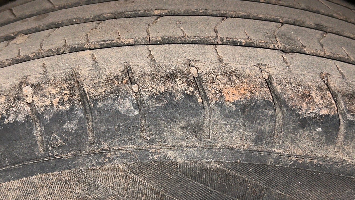 Used 2022 Hyundai Venue SX 1.2 Petrol Petrol Manual tyres LEFT REAR TYRE TREAD VIEW