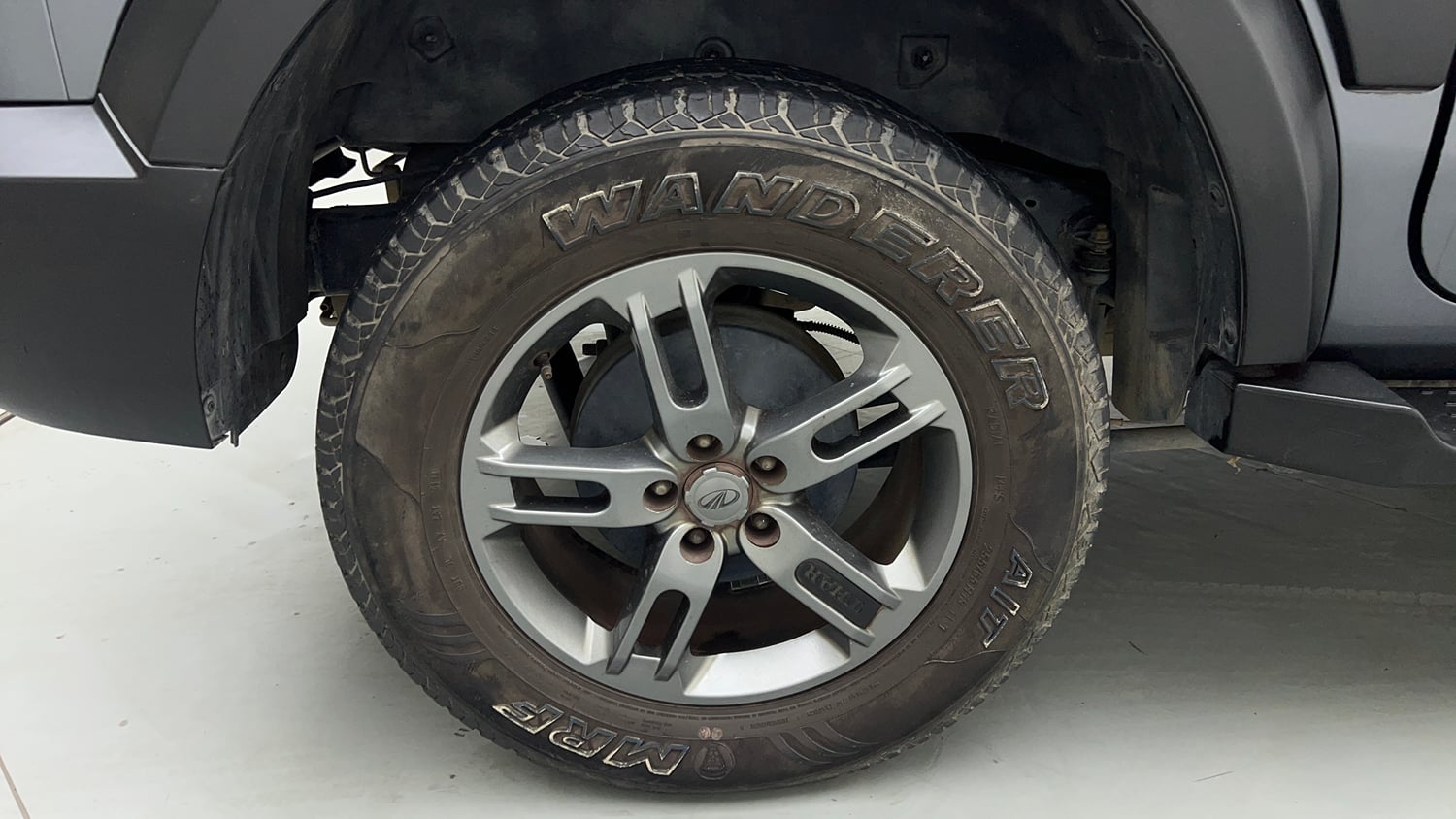 Used 2022 mahindra Thar LX Hard Top Petrol AT 4WD Petrol Automatic tyres RIGHT REAR TYRE RIM VIEW