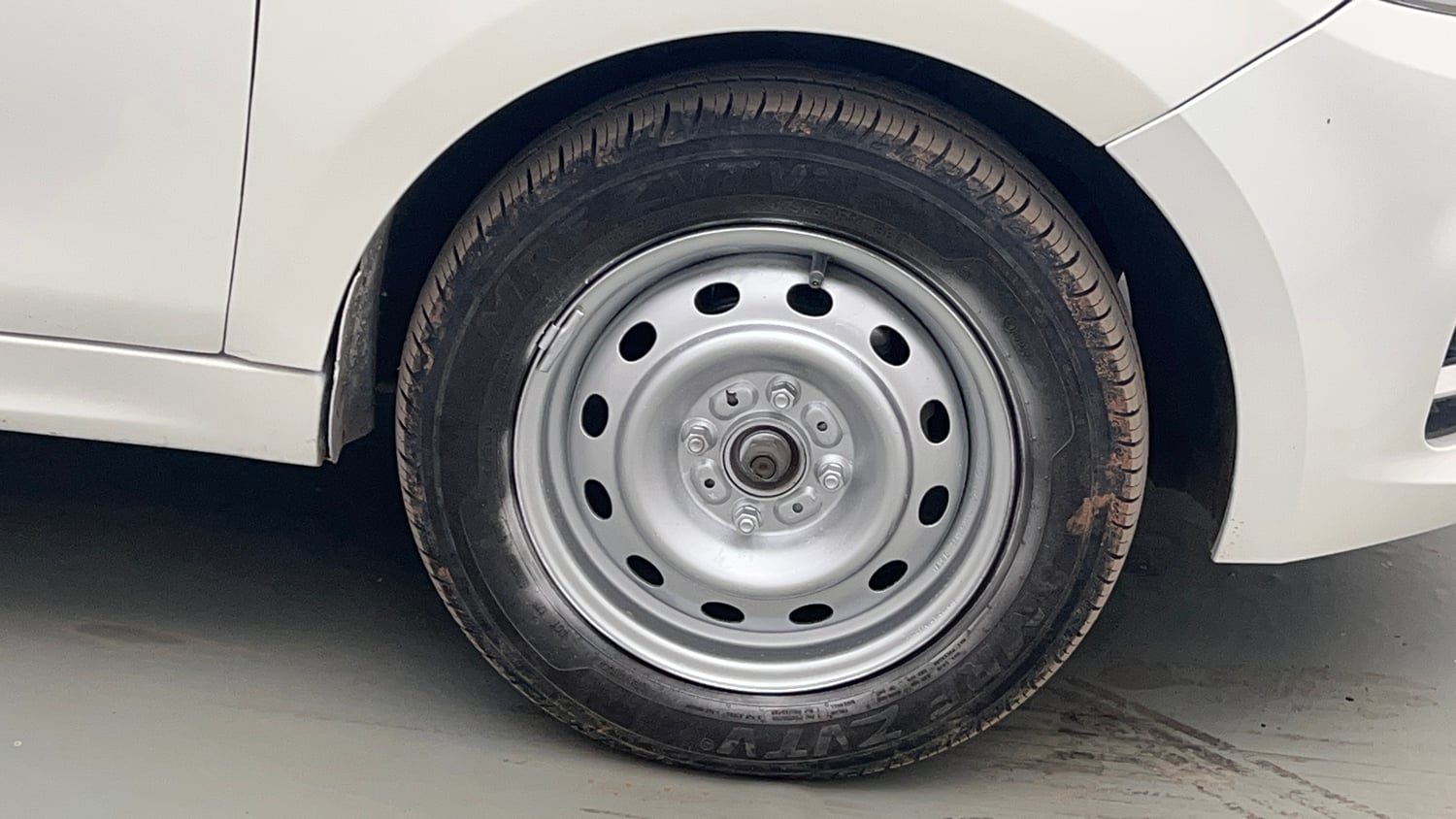 Used 2021 Tata Tiago XE Petrol Manual tyres RIGHT FRONT TYRE RIM VIEW