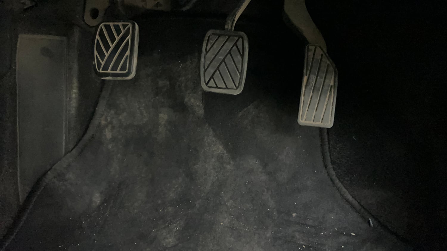 Used 2017 Maruti Suzuki Vitara Brezza [2016-2020] VDi Diesel Manual interior PEDALS VIEW