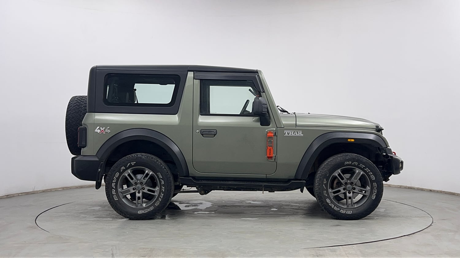 Used 2022 mahindra Thar LX Hard Top Petrol AT 4WD Petrol Automatic exterior RIGHT SIDE VIEW