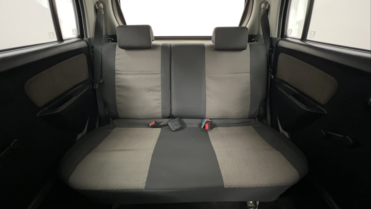 Used 2015 Maruti Suzuki Wagon R LXI CNG Cng Manual interior REAR SEAT CONDITION VIEW