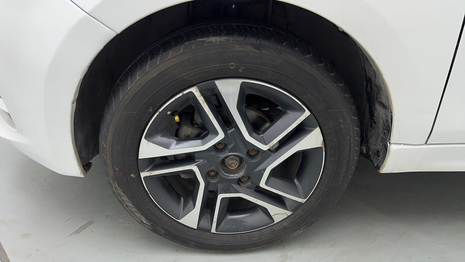 Used 2020 Tata Tiago XZA Plus Petrol Automatic tyres LEFT FRONT TYRE RIM VIEW