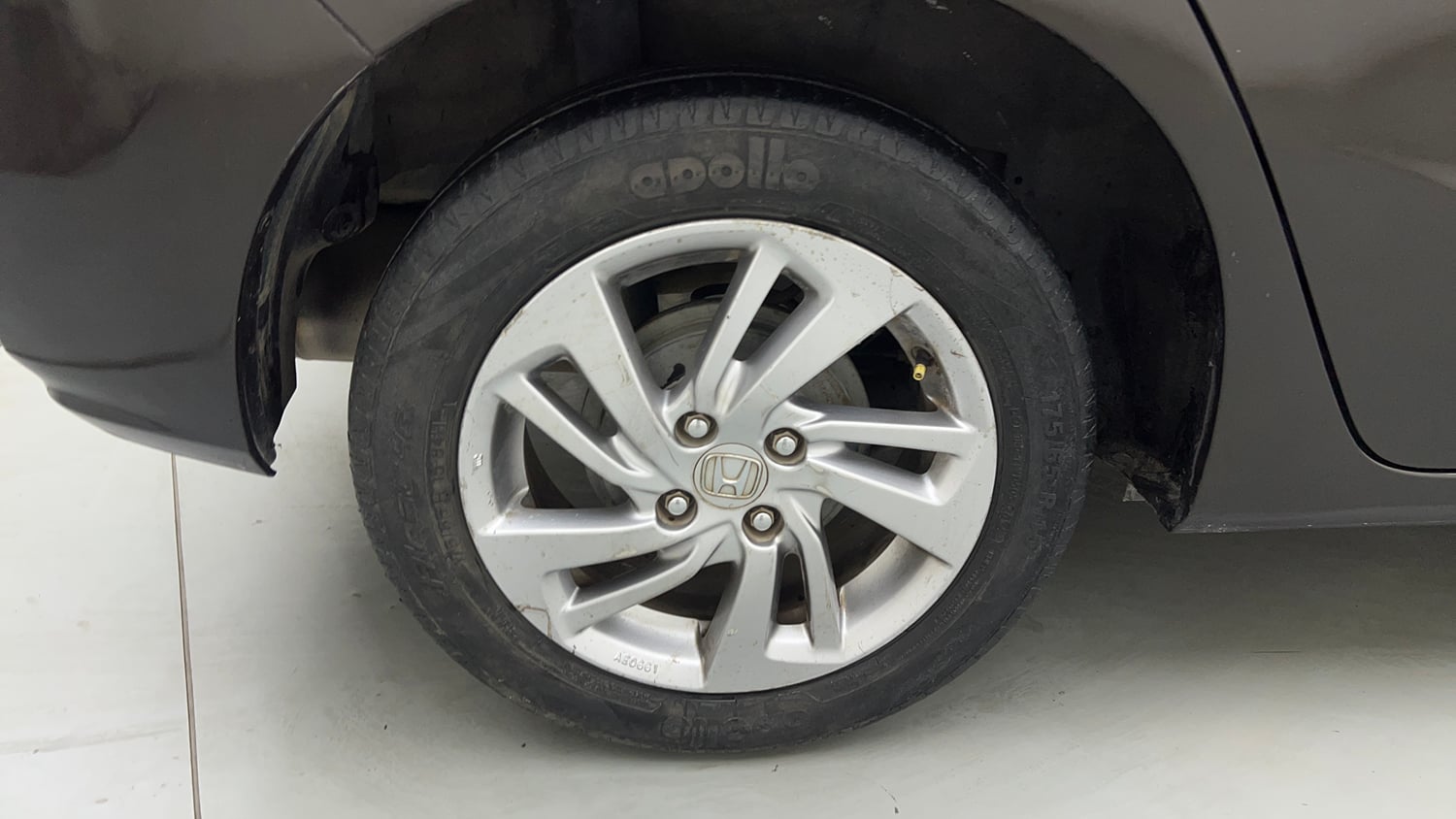 Used 2022 Honda Jazz ZX CVT Petrol Automatic tyres RIGHT REAR TYRE RIM VIEW