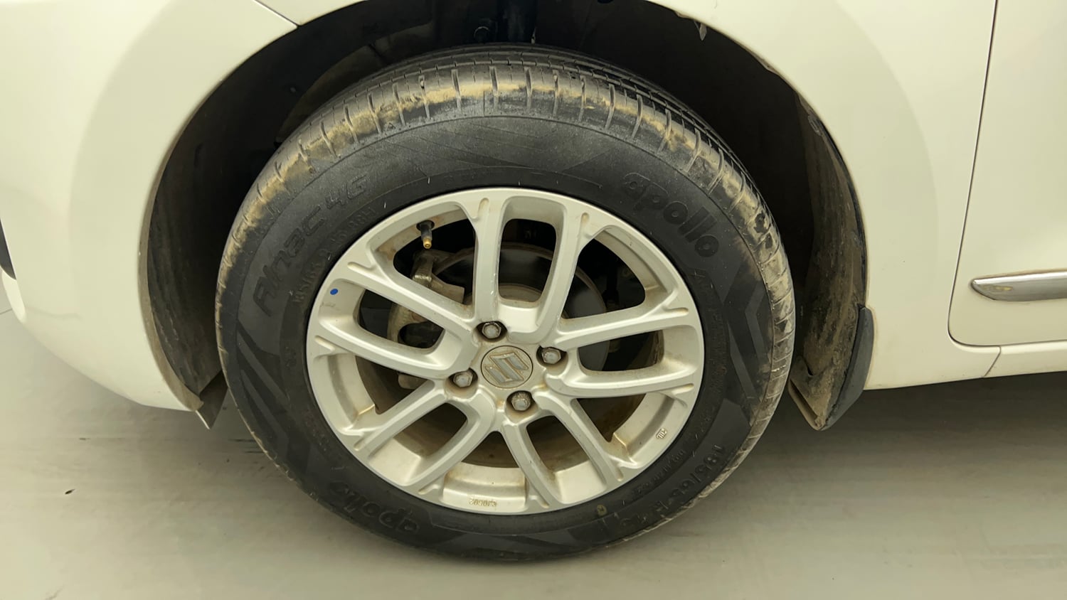 Used 2019 Maruti Suzuki Swift ZXi Petrol Manual tyres LEFT FRONT TYRE RIM VIEW