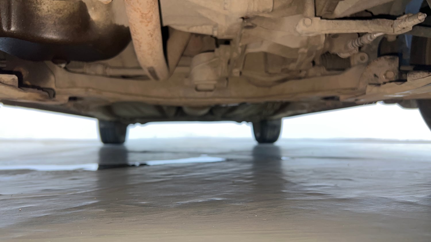 Used 2016 Maruti Suzuki Baleno Alpha 1.2 Petrol Manual extra FRONT LEFT UNDERBODY VIEW