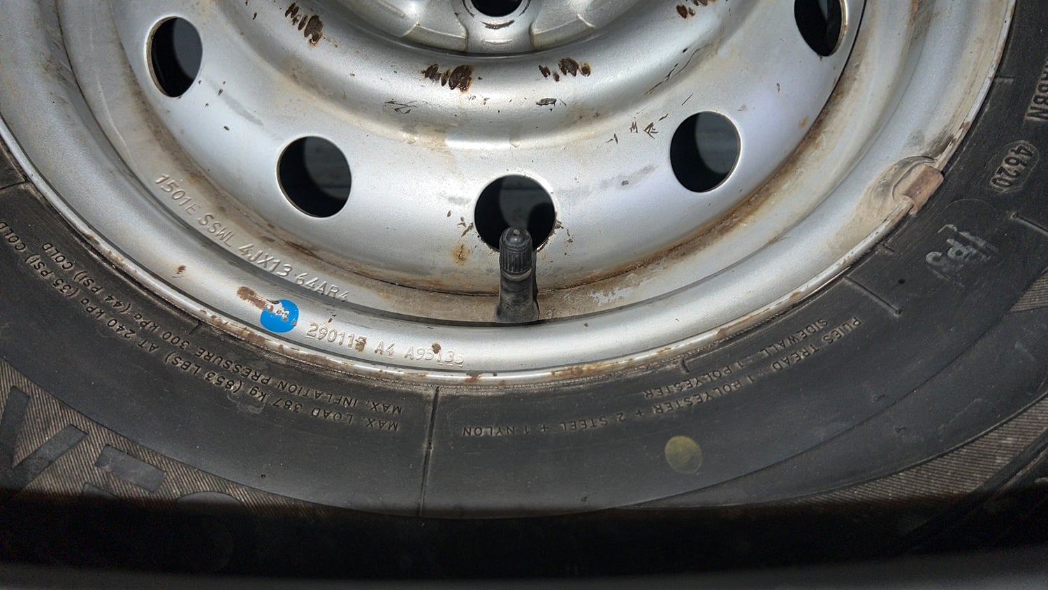 Used 2015 Maruti Suzuki Wagon R LXI CNG Cng Manual tyres SPARE TYRE VIEW