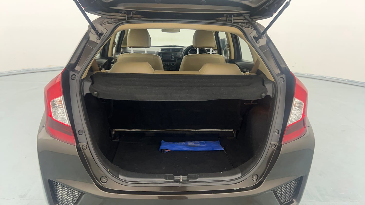 Used 2018 Honda Jazz SV Petrol Petrol Manual interior DICKY INSIDE VIEW