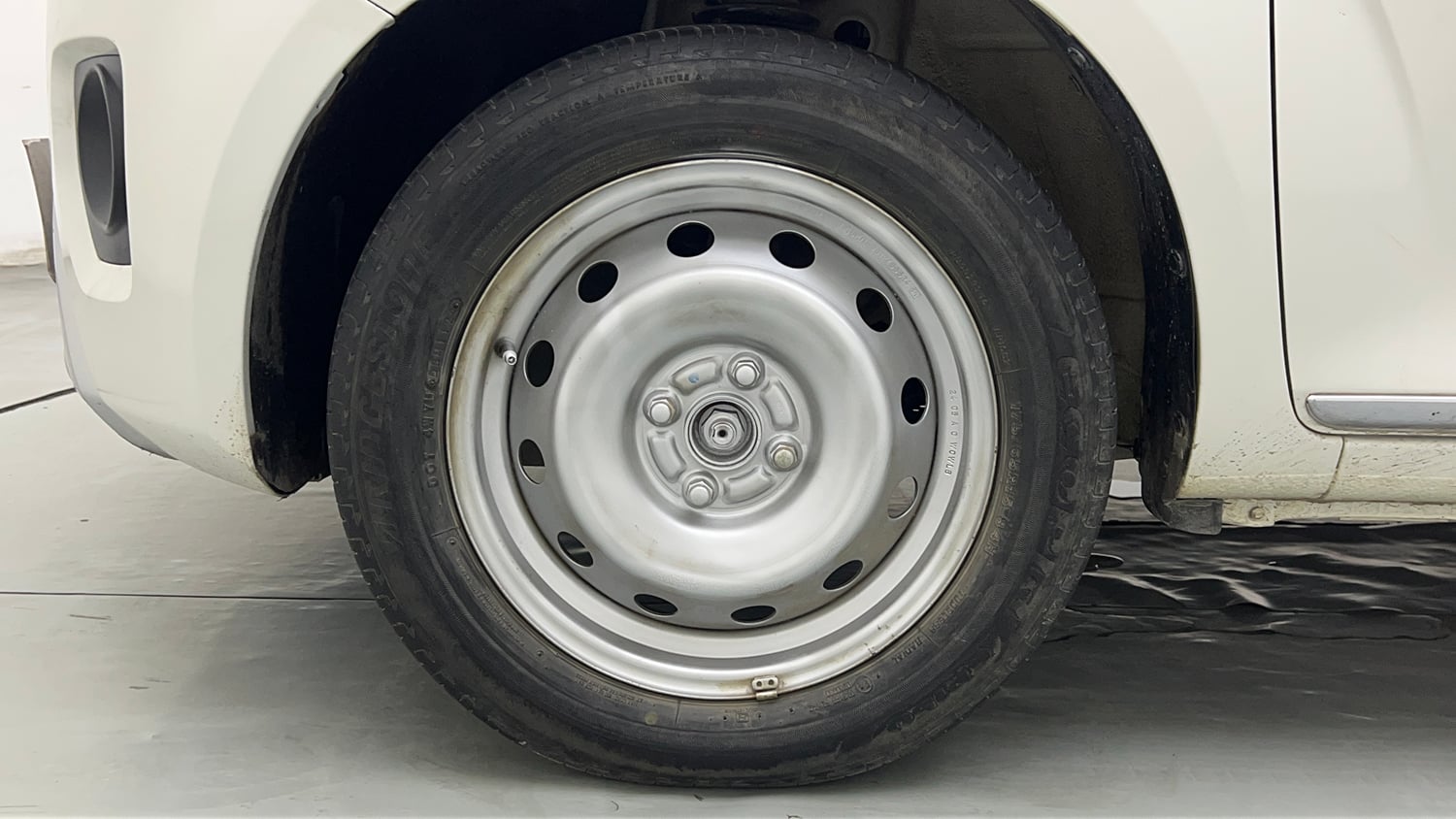 Used 2024 Maruti Suzuki Ignis Sigma 1.2 MT Petrol Manual tyres LEFT FRONT TYRE RIM VIEW