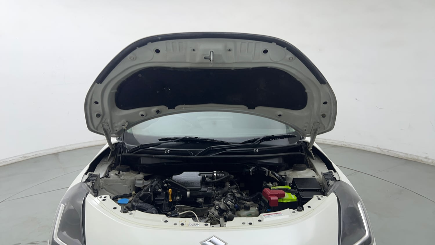 Used 2024 Maruti Suzuki Swift VXi (O) AMT Petrol Automatic engine ENGINE & BONNET OPEN FRONT VIEW