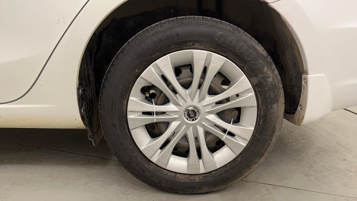 Used 2018 Maruti Suzuki Ciaz Delta 1.4 AT Petrol Automatic tyres LEFT REAR TYRE RIM VIEW