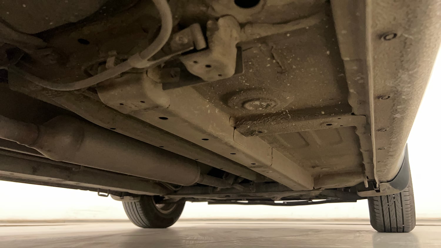 Used 2015 Maruti Suzuki Ritz Zxi BS-IV Petrol Manual extra REAR RIGHT UNDERBODY VIEW