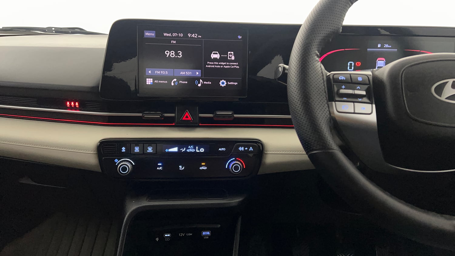 Used 2023 Hyundai Verna SX 1.5 Petrol MT Petrol Manual interior MUSIC SYSTEM & AC CONTROL VIEW