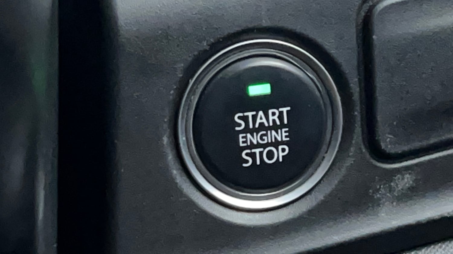 Used 2022 Tata Altroz XZ Plus Petrol Dark Edition Petrol Manual top_features Keyless start