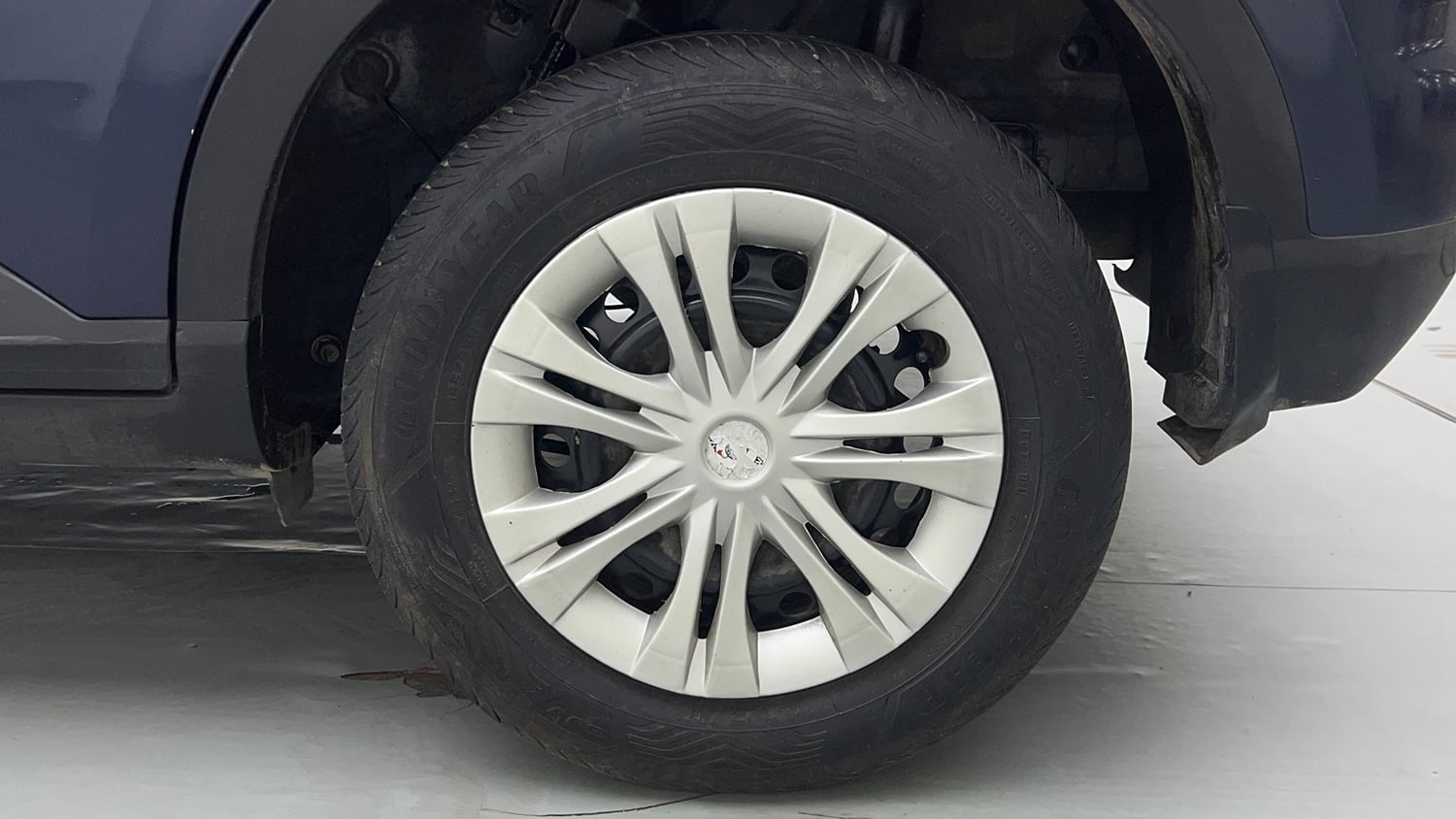 Used 2019 hyundai Venue S 1.0 AT Turbo Petrol Petrol Automatic tyres LEFT REAR TYRE RIM VIEW