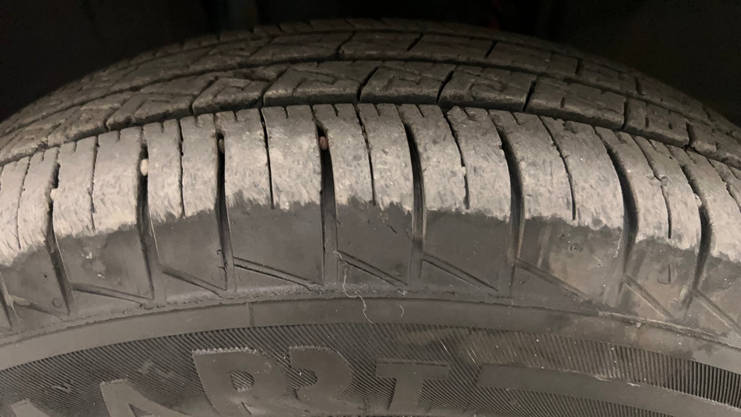 Used 2025 Renault Triber Evolution Petrol Manual tyres LEFT FRONT TYRE TREAD VIEW