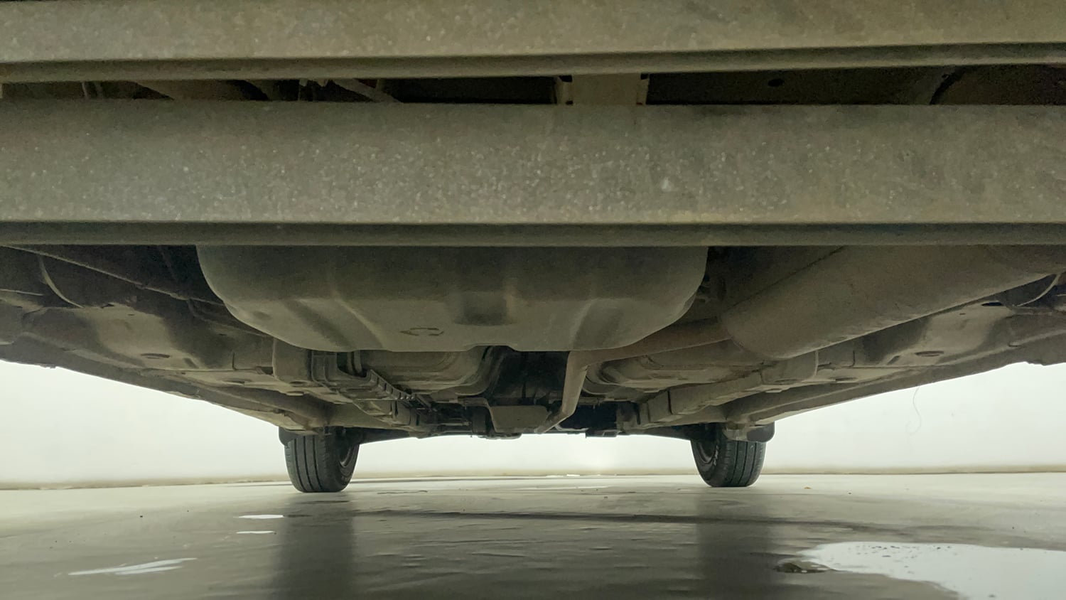 Used 2015 Hyundai Eon Magna + Petrol Manual extra REAR UNDERBODY VIEW (TAKEN FROM REAR)