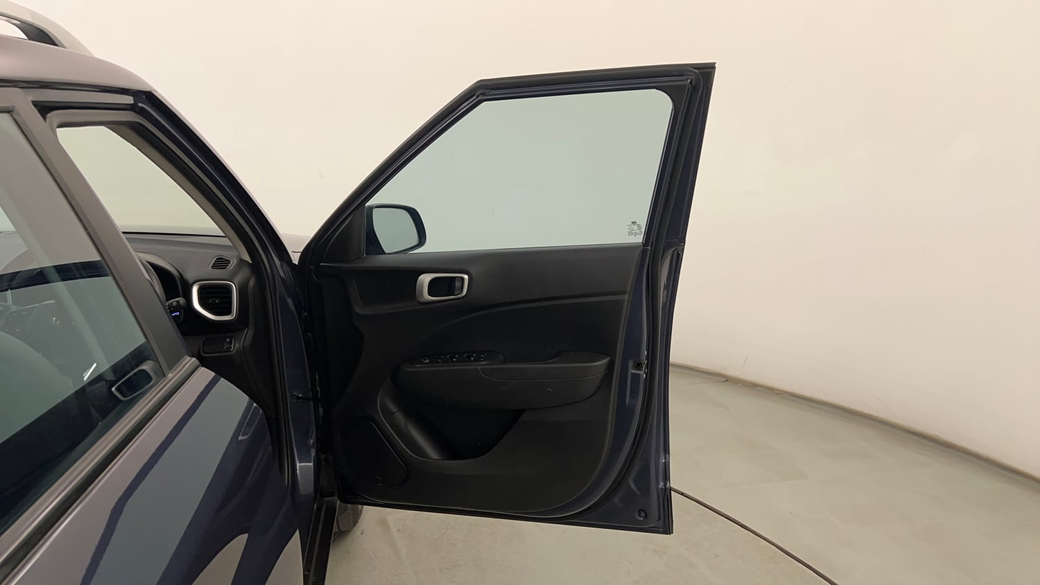 Used 2020 Hyundai Venue S 1.0 Turbo Petrol Manual interior RIGHT FRONT DOOR OPEN VIEW
