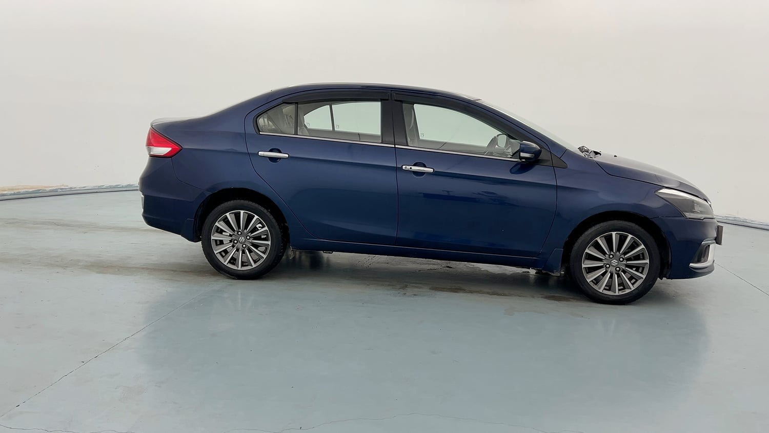 Used 2019 Maruti Suzuki Ciaz Alpha Hybrid 1.5 Petrol Manual exterior RIGHT SIDE VIEW