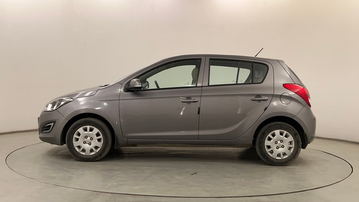 Used 2013 Hyundai i20 Magna 1.2 Petrol Manual exterior LEFT SIDE VIEW