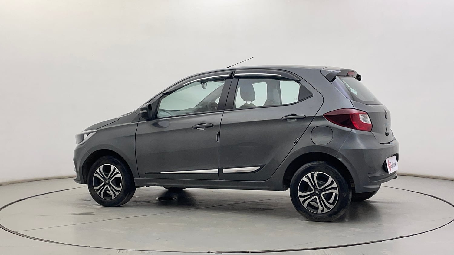 Used 2024 Tata Tiago XT Rhythm iCNG Cng Manual exterior LEFT REAR CORNER VIEW