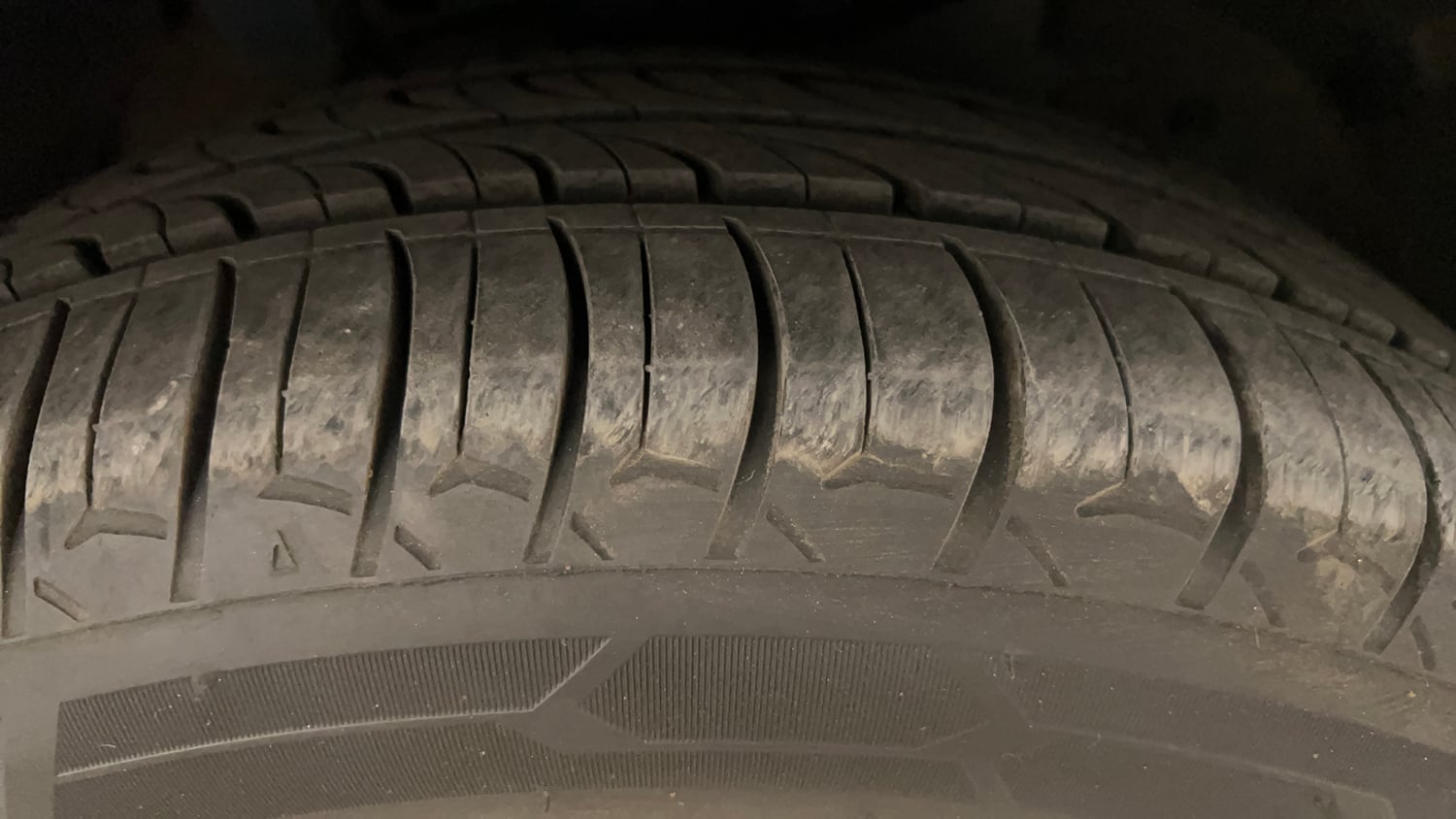 Used 2020 Tata Zest XT Petrol Petrol Manual tyres RIGHT FRONT TYRE TREAD VIEW