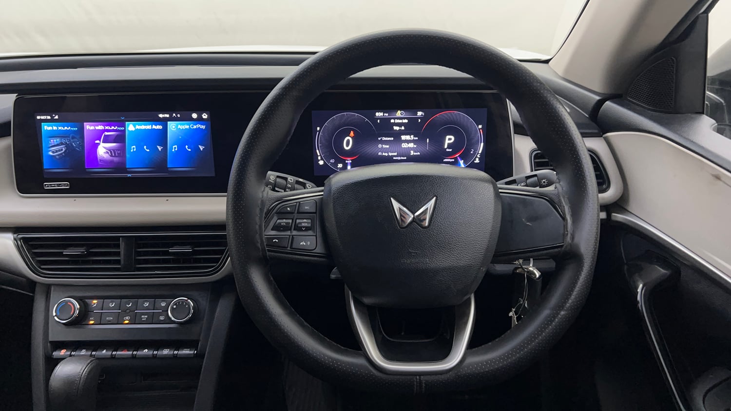 Used 2022 Mahindra XUV700 AX 5 Diesel AT 7 STR Diesel Automatic interior STEERING VIEW